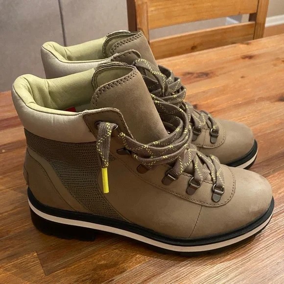 NWOB Sorel Lennox Hiker Boot in Green, Sz 8.5 - Picture 2 of 6